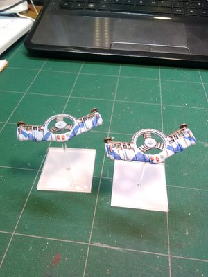 deux figs de dystopian perdu par là